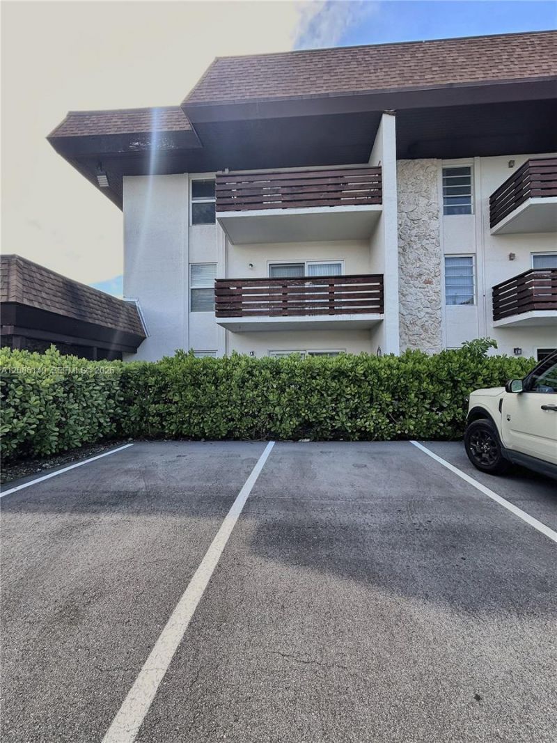 7477 SW 82nd St, Unit C214, Miami, FL 33143 Photo