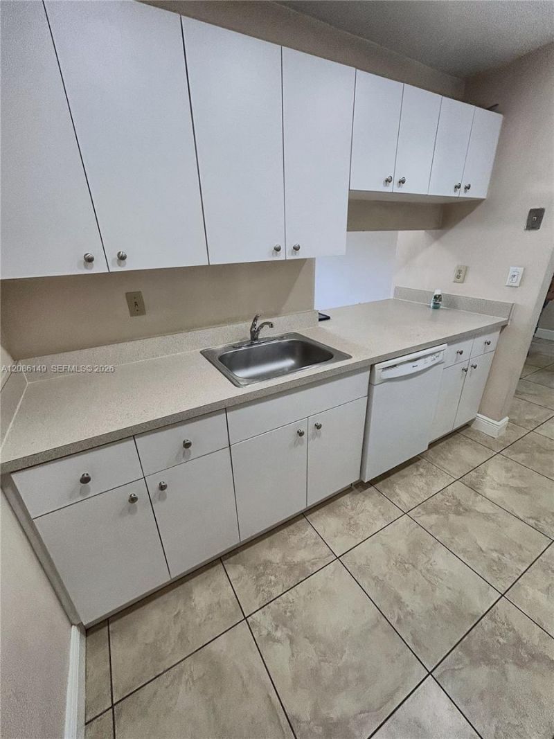 7477 SW 82nd St, Unit C214, Miami, FL 33143 Photo