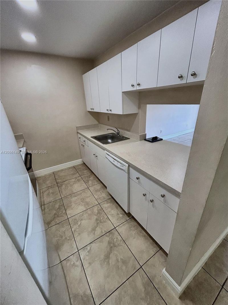 7477 SW 82nd St, Unit C214, Miami, FL 33143 Photo