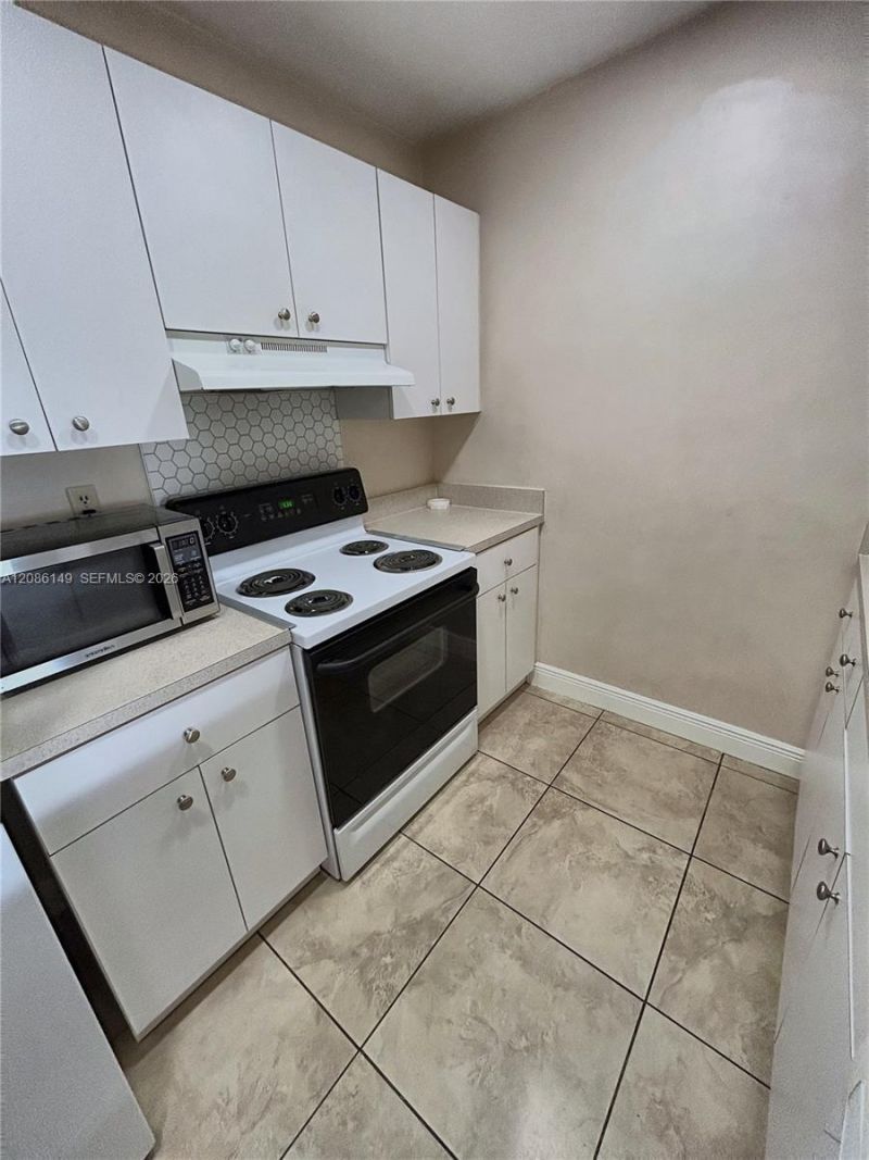 7477 SW 82nd St, Unit C214, Miami, FL 33143 Photo