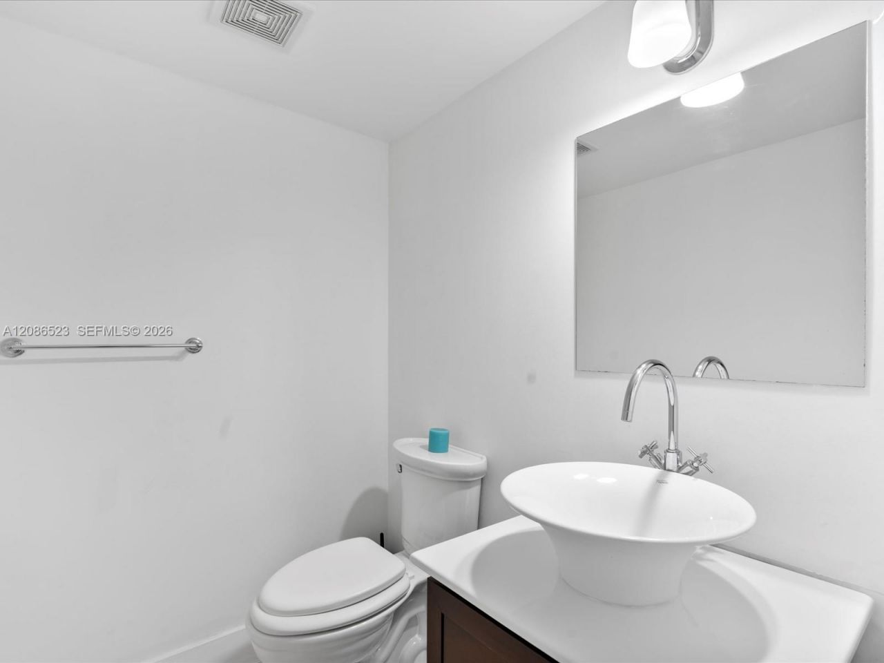 3675 N Country Club Dr, Unit 1607, Aventura, FL 33180 Photo