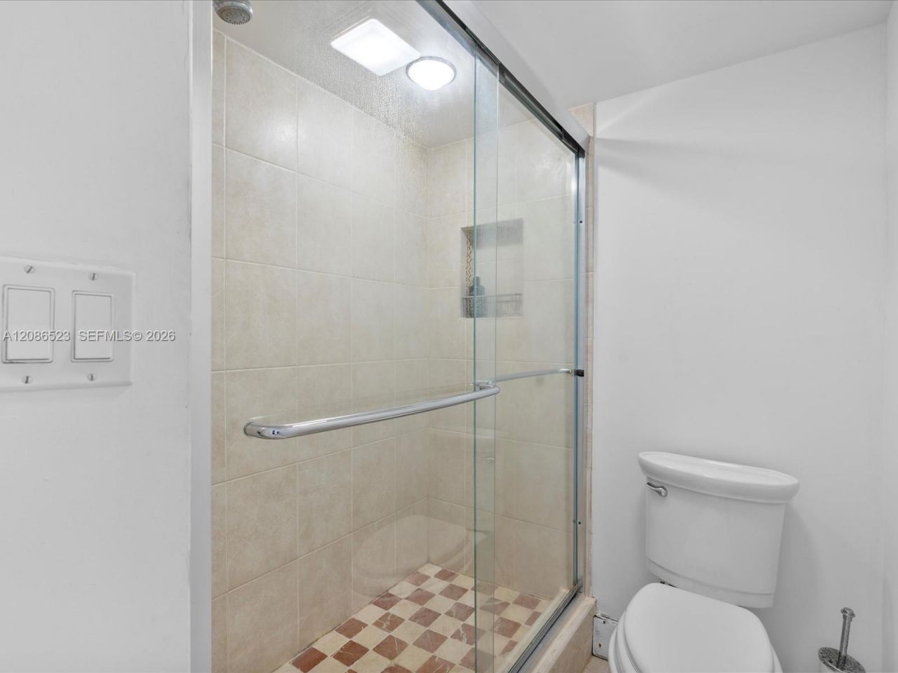 3675 N Country Club Dr, Unit 1607, Aventura, FL 33180 Photo