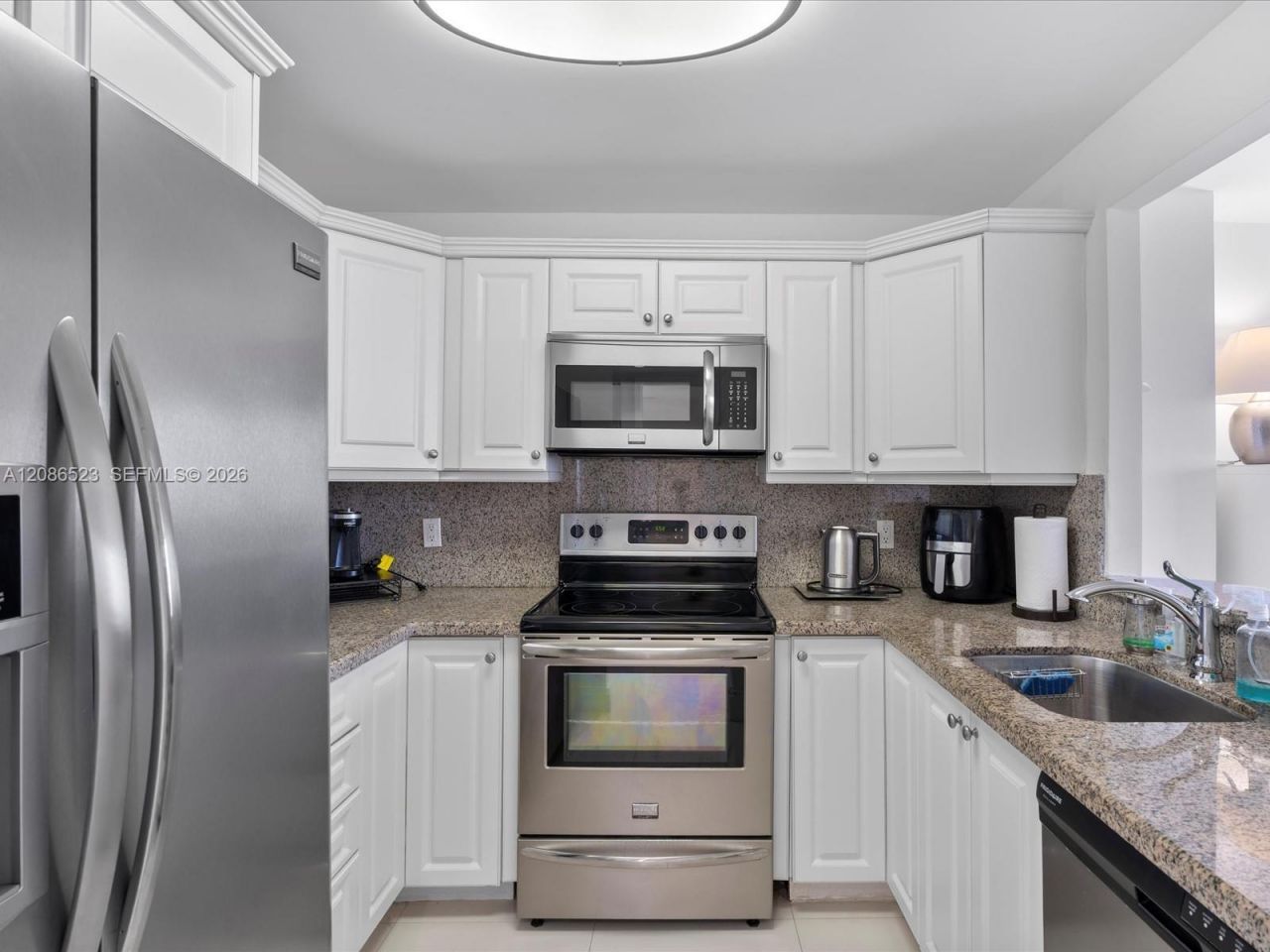 3675 N Country Club Dr, Unit 1607, Aventura, FL 33180 Photo