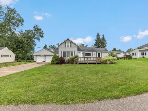 9915 Perry Street, Zeeland, MI 49464