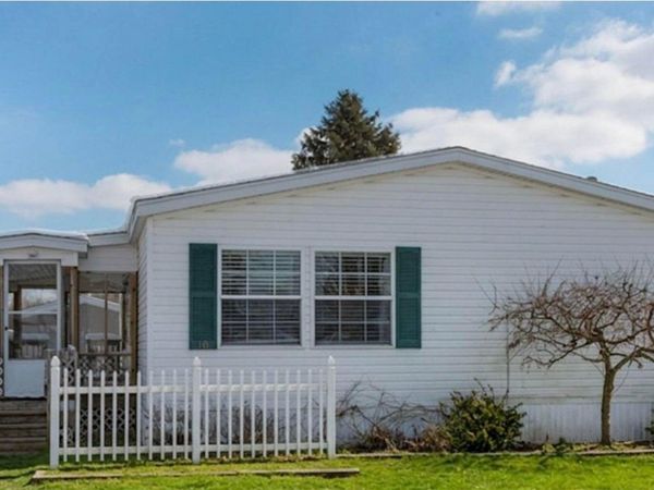 69205 Garver Lake Road, Unit 18, Edwardsburg, MI 49112