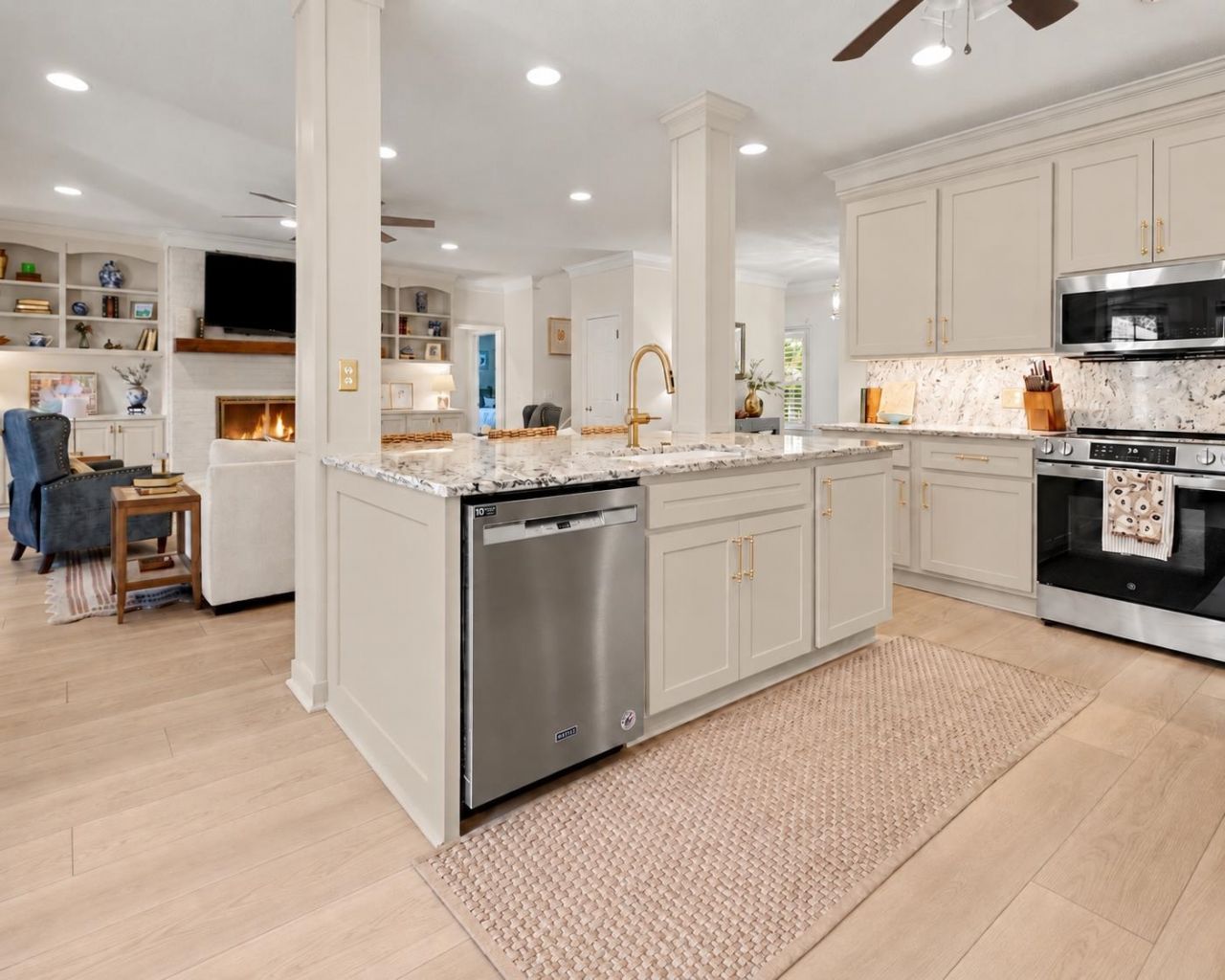 387 Robin Dr. Photo 10