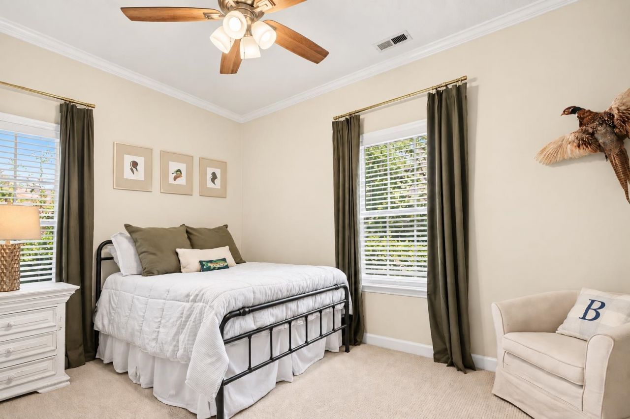 387 Robin Dr. Photo 19