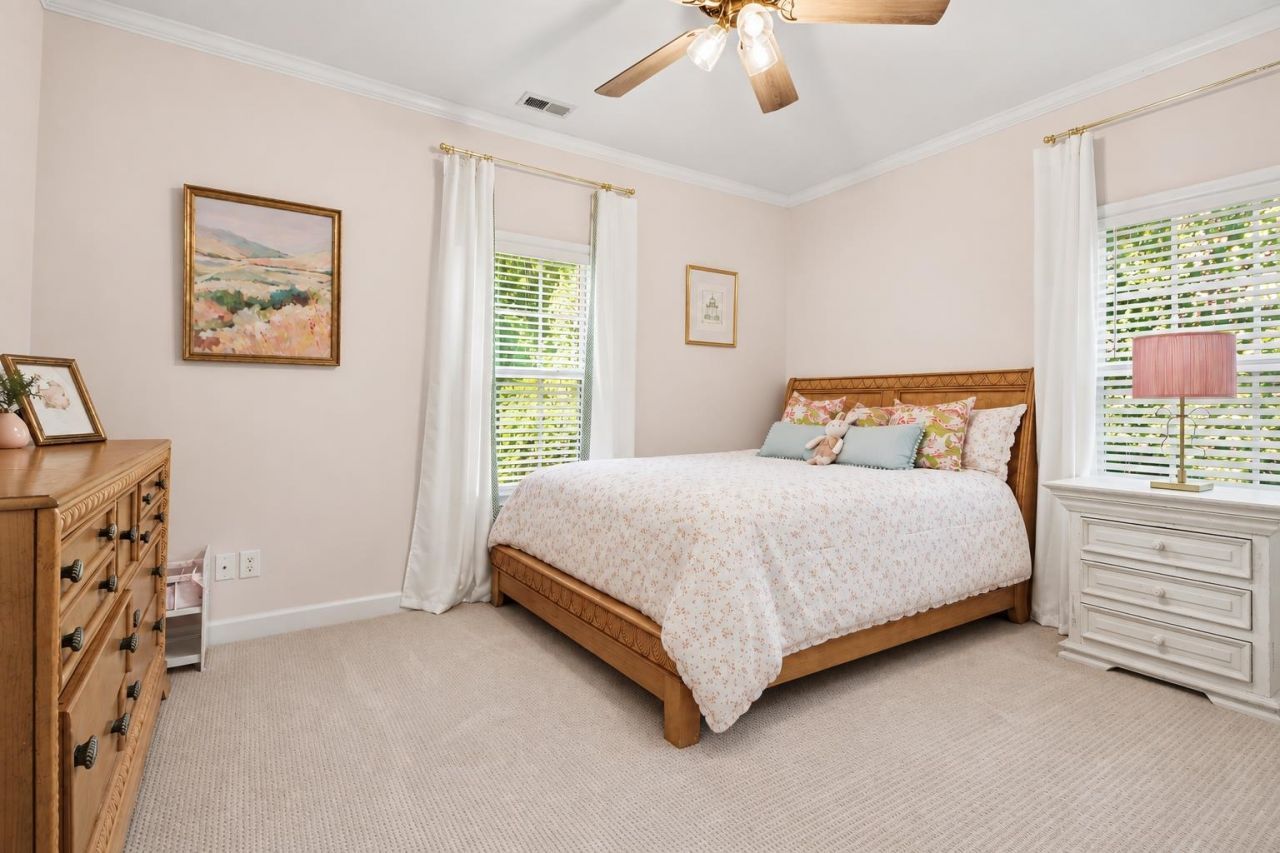 387 Robin Dr. Photo 22