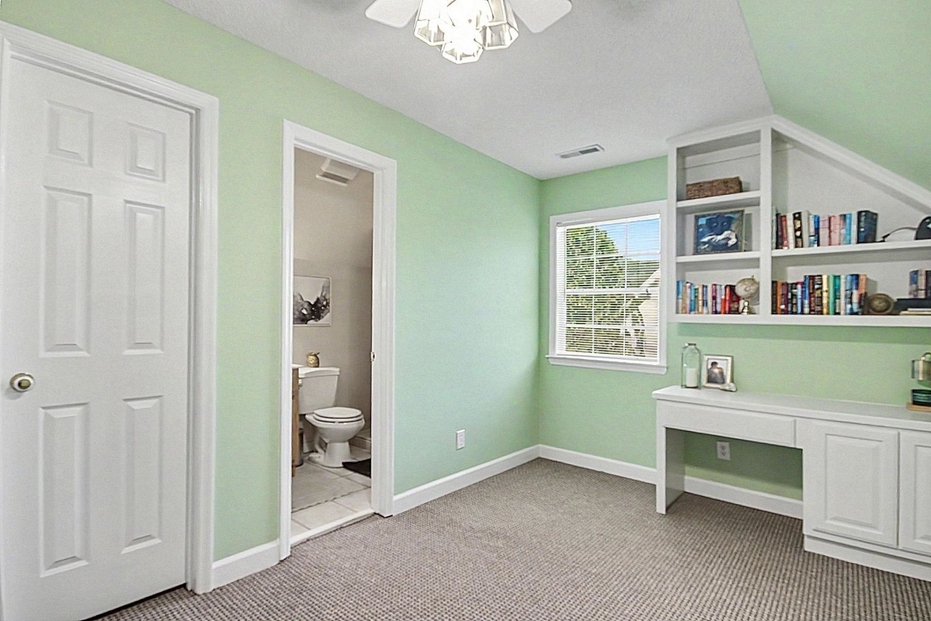 387 Robin Dr. Photo 29