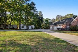 387 Robin Dr. photo 4