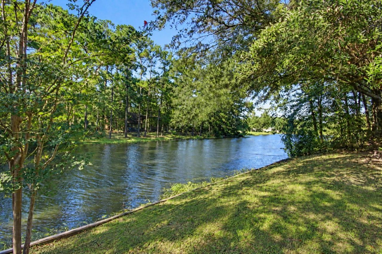 387 Robin Dr. Photo 38