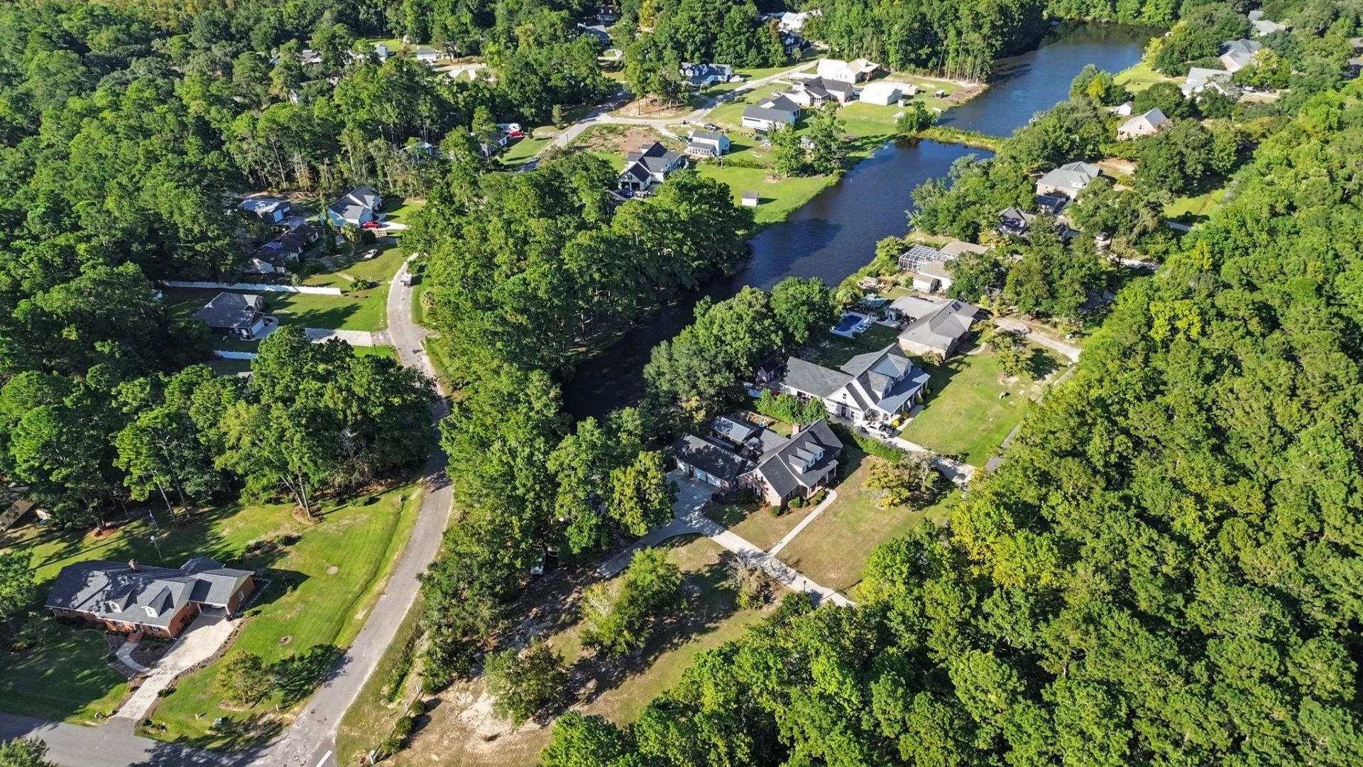 387 Robin Dr. Photo 42