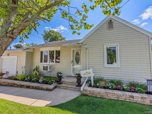 148 Birs Avenue , Lindenhurst, NY 11757