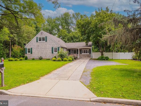 11 HOLLAND LANE, EAST WINDSOR TWP, NJ 08512