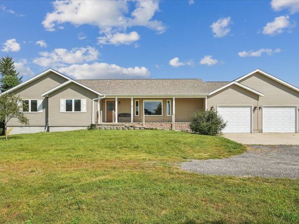 3301 Lewis Bottoms Road , Palo, IA 52324