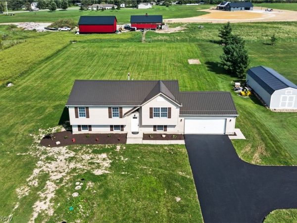 3250 Hoagland Blackstub Road, Cortland, OH 44410