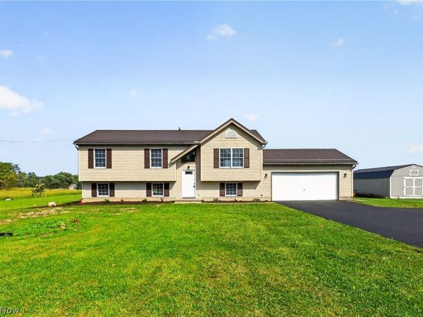 3250 Hoagland Blackstub Road, Cortland, OH 44410