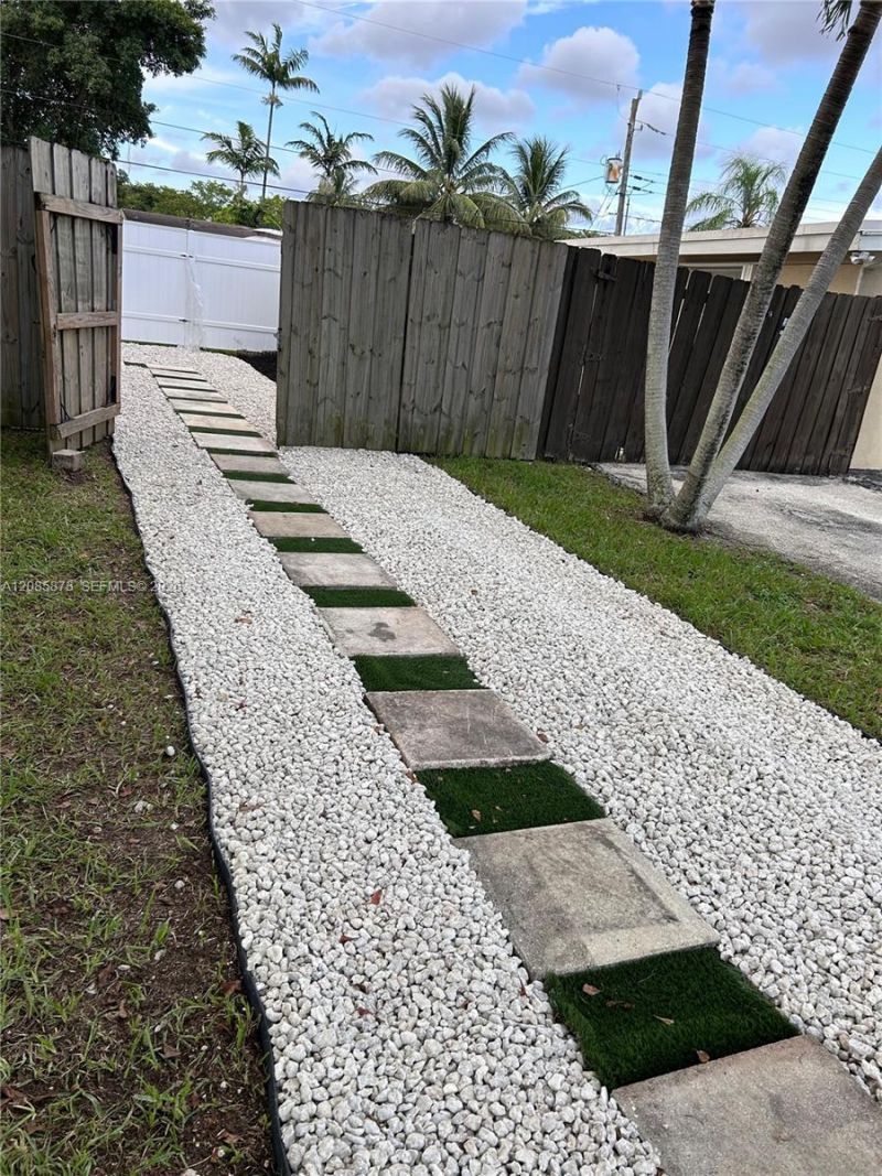 6541 SW 5th St, Pembroke Pines, FL 33023 Photo