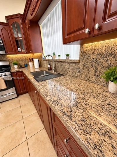 6541 SW 5th St, Pembroke Pines, FL 33023 Photo