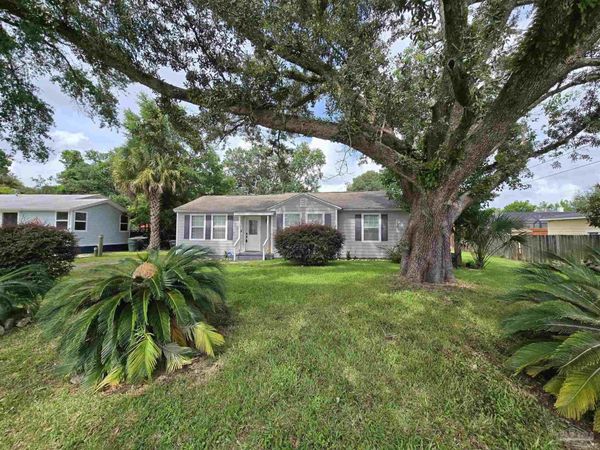 122 SE Gilliland Rd, Pensacola, FL 32507
