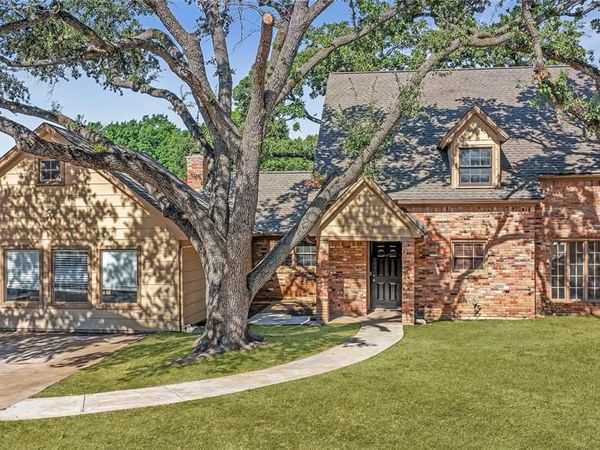 813 Chaparral Court, Bedford, TX 76022