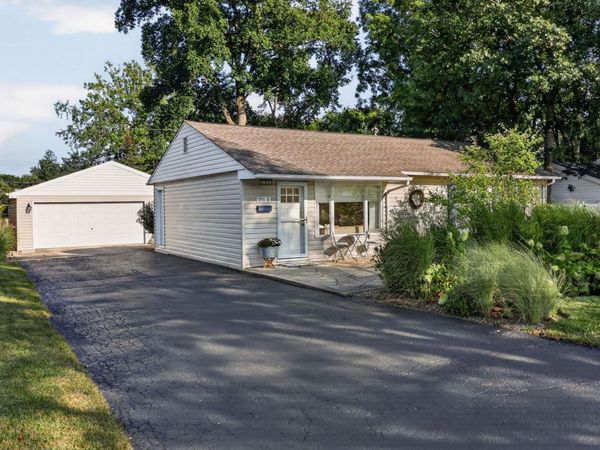 211 S Dorchester Avenue , Wheaton, IL 60187