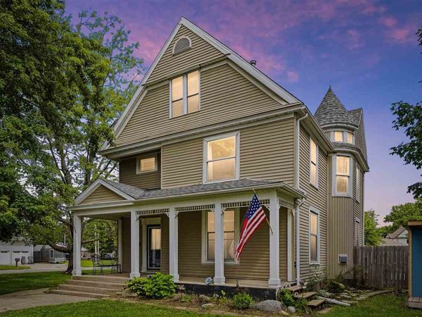 388 W Hilton st, Marengo, IA 52301