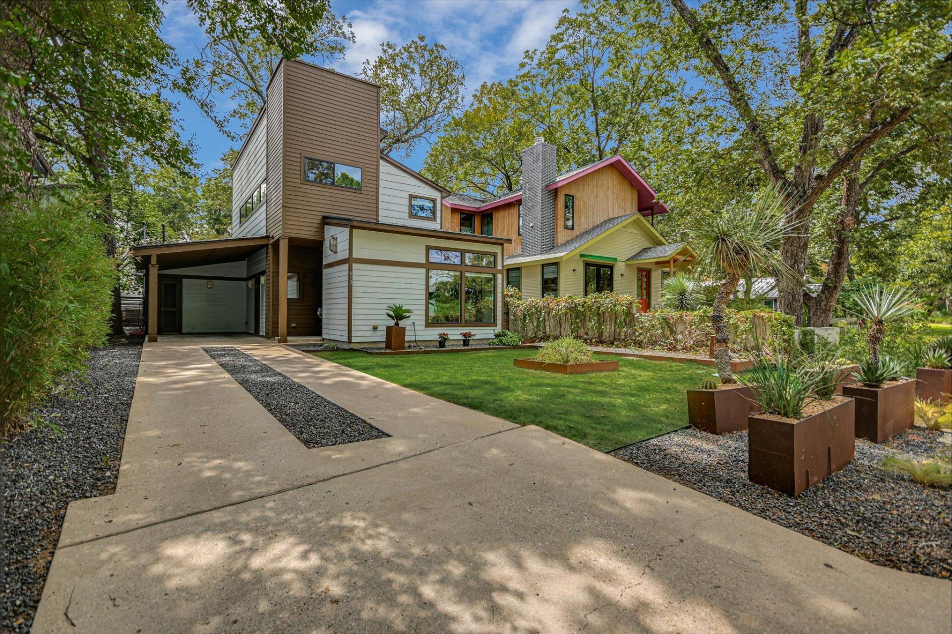 613 W Johanna St, Austin, TX 78704 Main Photo