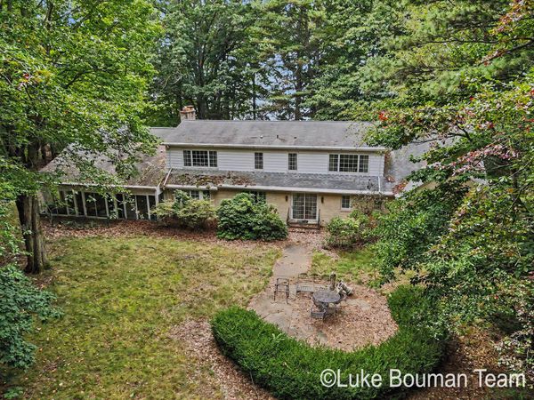 2801 Lakeshore Drive, Fennville, MI 49408
