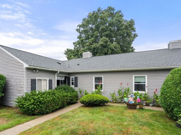 54 Horseshoe Dr, Unit 54, Chicopee, MA 01022