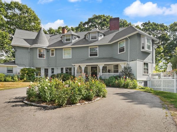 158 Hesperus Ave, Unit 2L, Gloucester, MA 01930