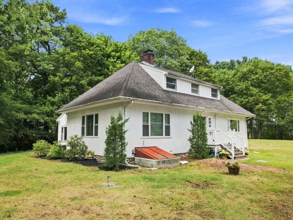 10 Pilgrim Way, Walpole, MA 02032