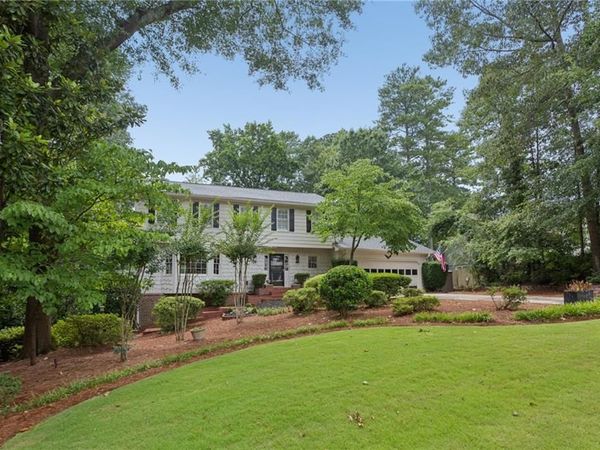 3825 Creekview Drive NE, Marietta, GA 30068