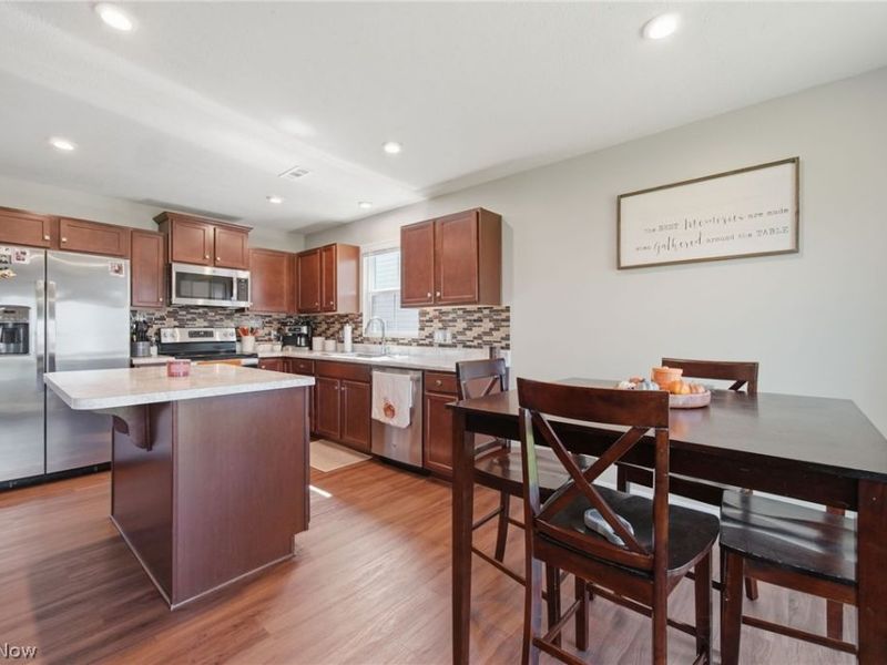 316 Pebble Creek Court, Amherst, OH 44001 Photo 10