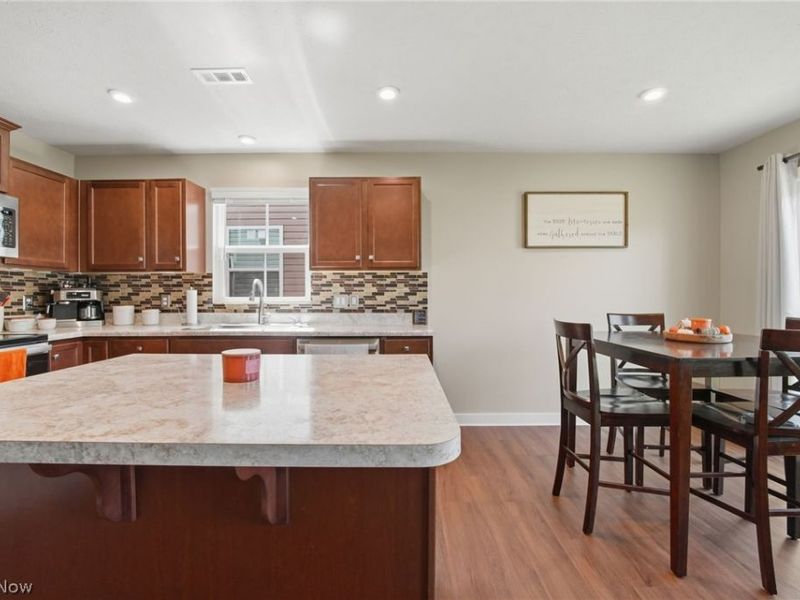 316 Pebble Creek Court, Amherst, OH 44001 Photo 12