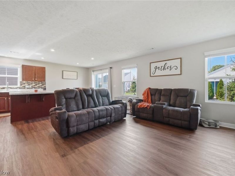 316 Pebble Creek Court, Amherst, OH 44001 Photo 2