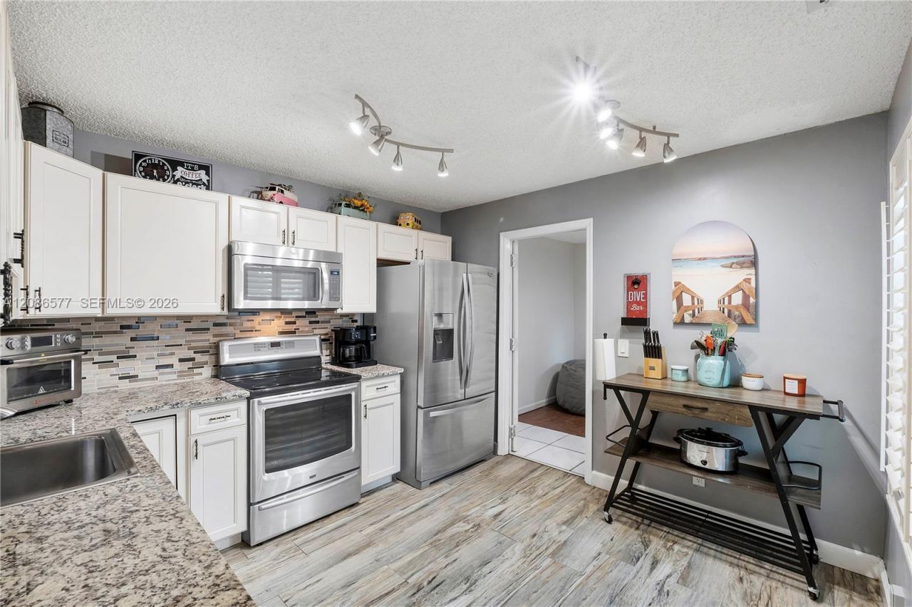 3839 Island Club Cir, Lake Worth, FL 33462 Photo