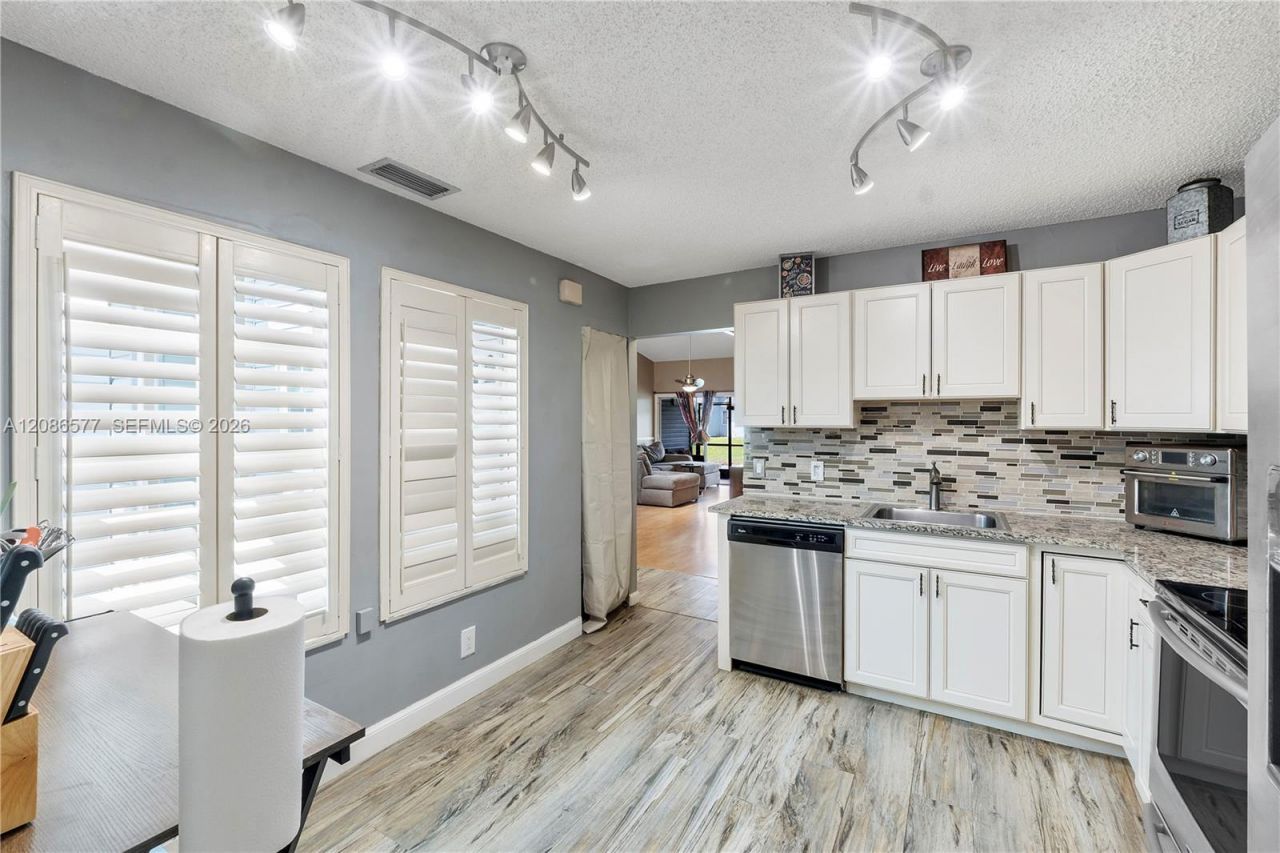 3839 Island Club Cir, Lake Worth, FL 33462 Photo