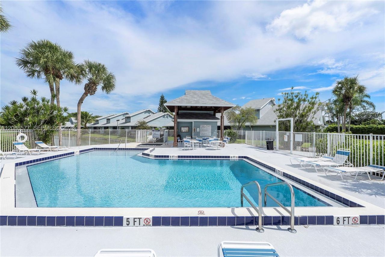 3839 Island Club Cir, Lake Worth, FL 33462 Photo