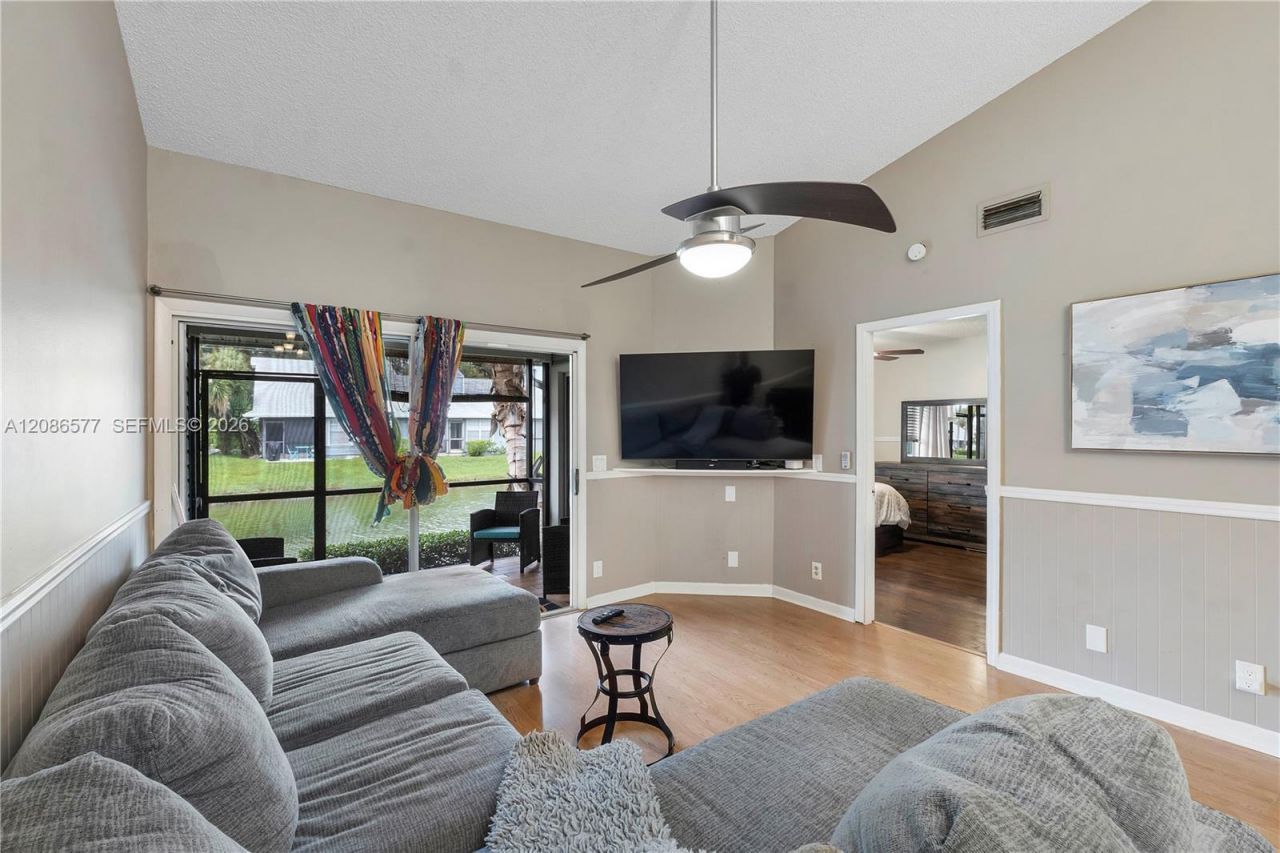 3839 Island Club Cir, Lake Worth, FL 33462 Photo