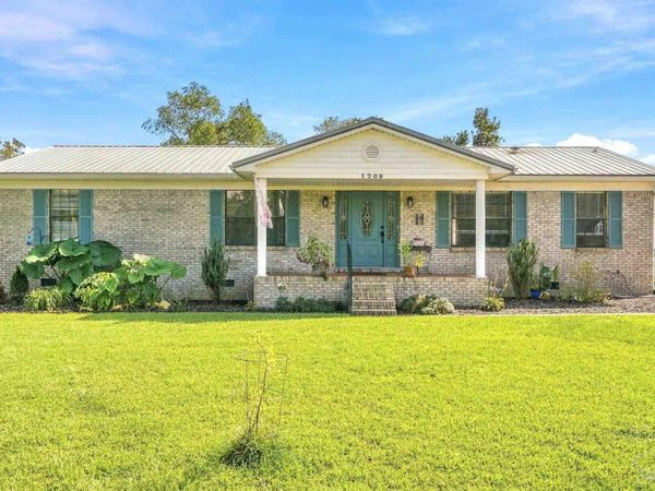 1709 Crest Ln, Molino, FL 32577