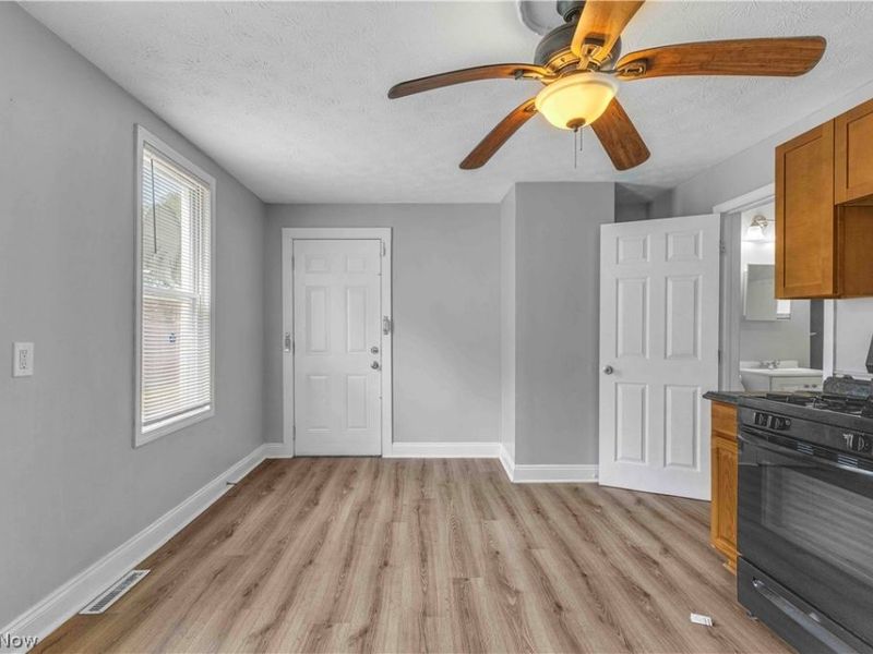 5917 Cable Avenue, Cleveland, OH 44127 Photo 14