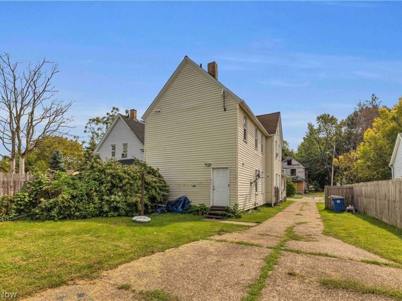 5917 Cable Avenue, Cleveland, OH 44127 Photo 3