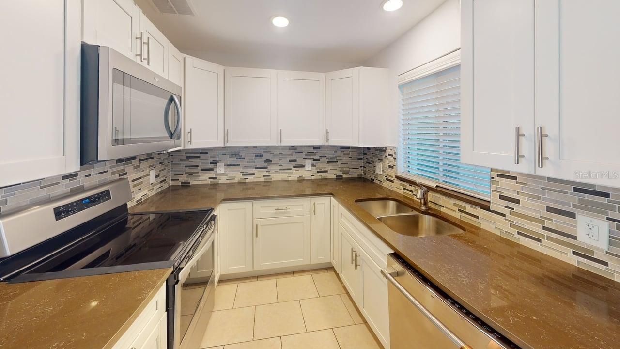 3670 Pinecrest Street, Unit 111, Sarasota, FL 34232 Photo