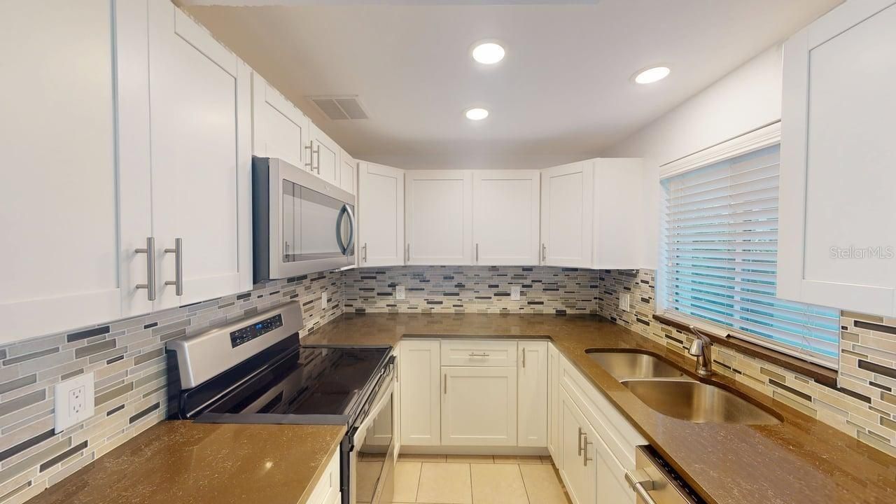 3670 Pinecrest Street, Unit 111, Sarasota, FL 34232 Photo