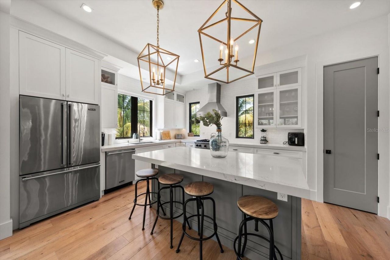 6840 Longboat Drive S, Longboat Key, FL 34228 Photo