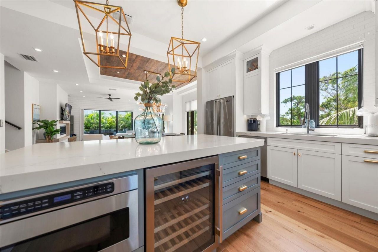 6840 Longboat Drive S, Longboat Key, FL 34228 Photo