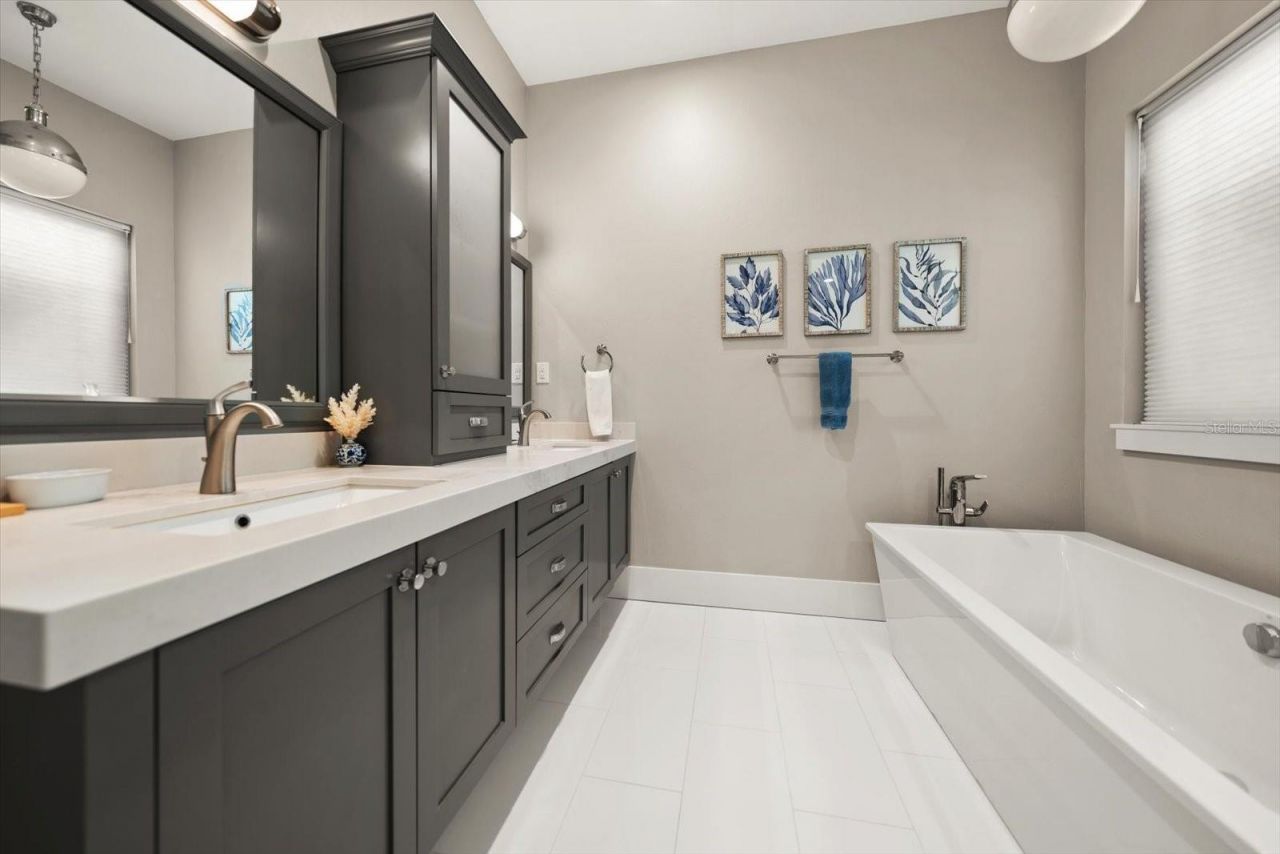 6840 Longboat Drive S, Longboat Key, FL 34228 Photo