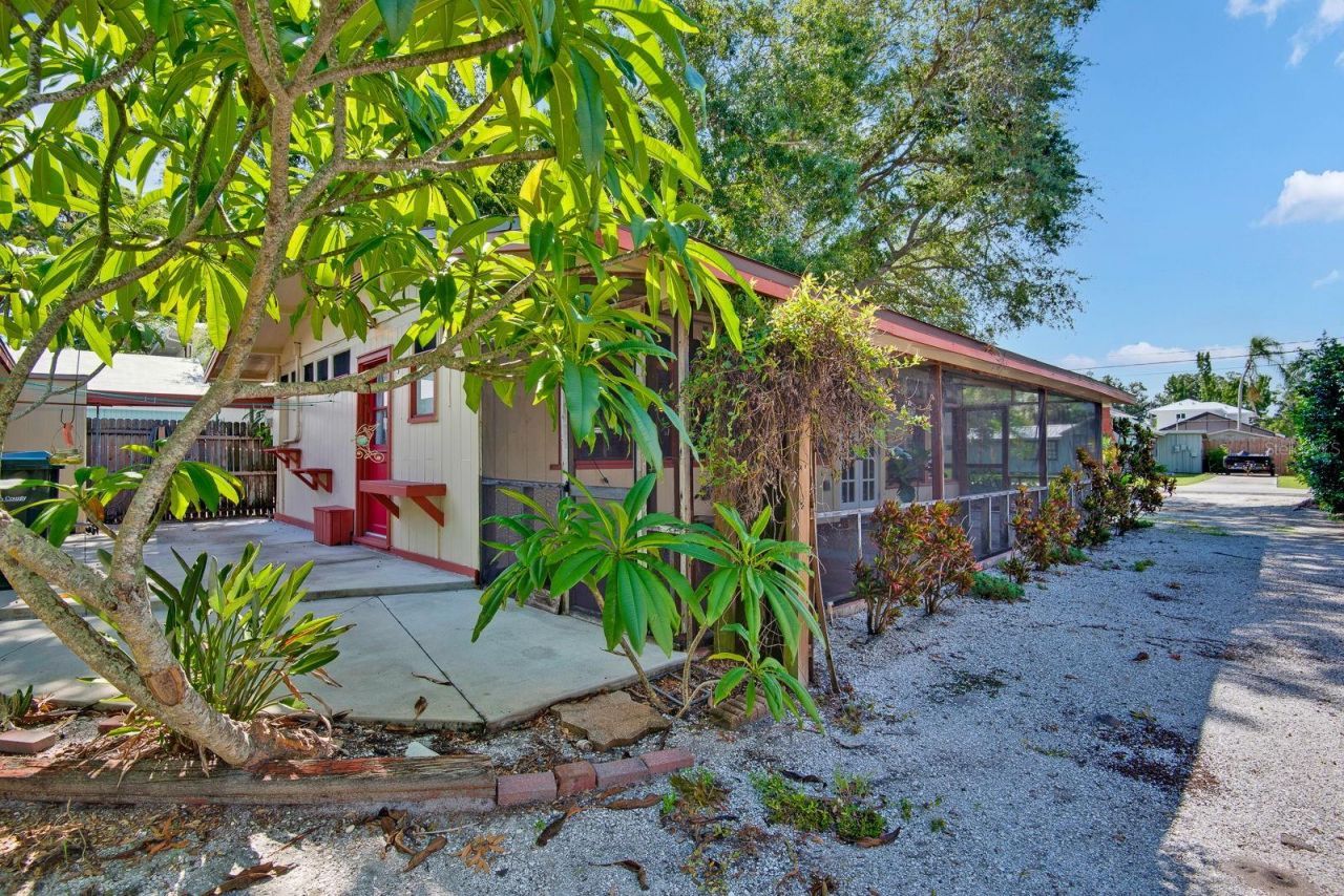 2837 Forest Lane, Sarasota, FL 34231 Photo