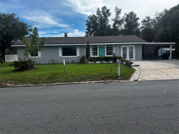 1030 E 4TH AVENUE, MOUNT DORA, FL 32757